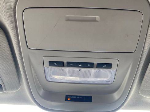 Used 2022 GMC Canyon Denali RWD image 25