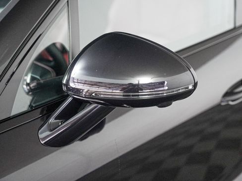 Used 2025 Porsche Macan S image 30