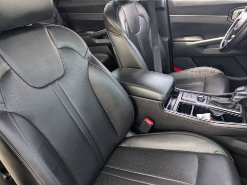 Used 2022 Kia Sorento S w/ Panoramic Sunroof Package FWD image 10