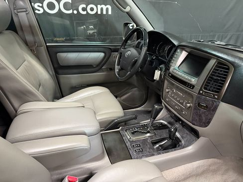 Used 2007 Toyota Land Cruiser image 24