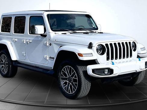 Used 2023 Jeep Wrangler Unlimited Sahara AWD/4WD image 22