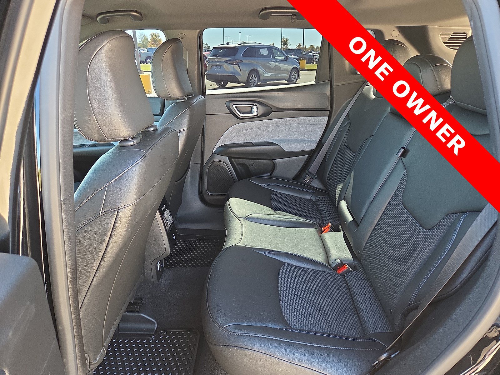 Used 2025 Jeep Compass Latitude w/ Convenience Group AWD/4WD image 10