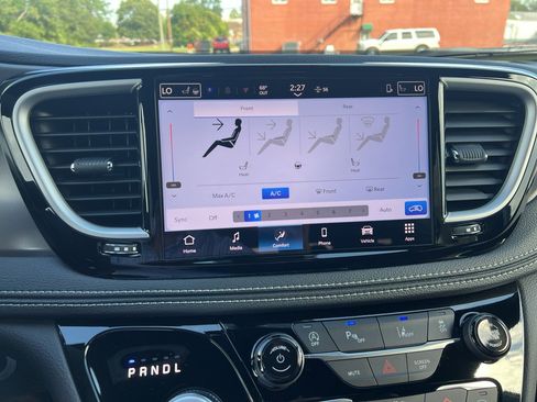 New 2026 Chrysler Pacifica Select image 28