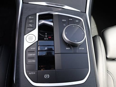 Used 2025 BMW 330i Sedan w/ Premium Package RWD image 29