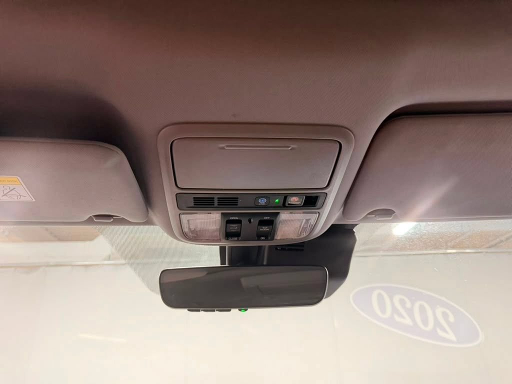 Used 2020 Honda Pilot Touring image 32