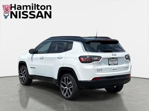 Used 2025 Jeep Compass Limited w/ Elite Group AWD/4WD image 4