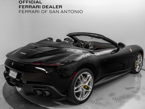 Certified 2025 Ferrari Roma Base image 10