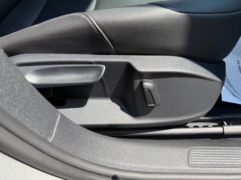 Used 2015 Volkswagen Golf S FWD image 43