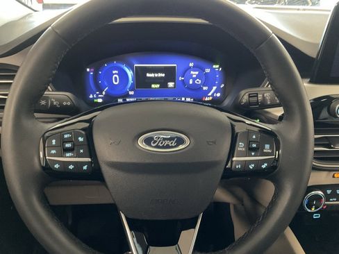 Used 2022 Ford Escape SEL w/ Technology Package image 11