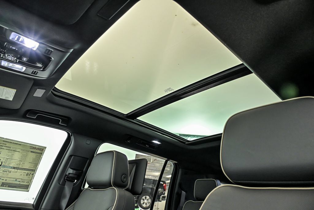 New 2026 GMC Yukon XL Elevation w/ Elevation Premium Package AWD/4WD image 10