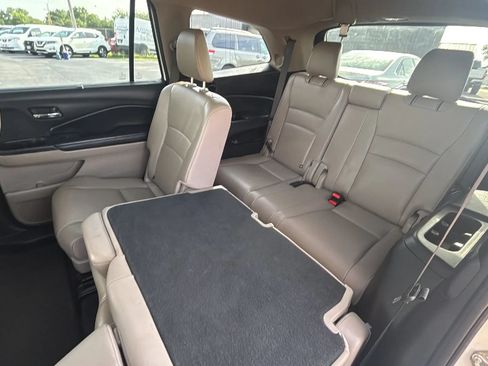 Used 2016 Honda Pilot Touring image 32