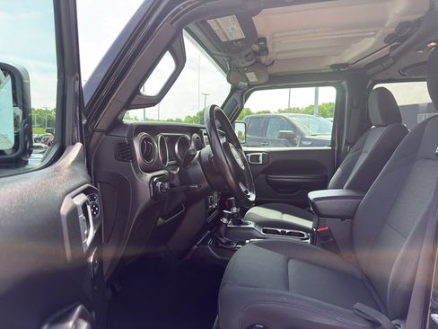 Used 2020 Jeep Gladiator Sport w/ Quick Order Package 24S AWD/4WD image 12
