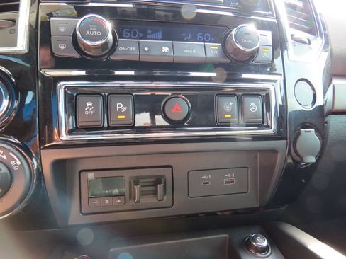 Used 2024 Nissan Titan Platinum Reserve w/ Moonroof Package AWD/4WD image 29