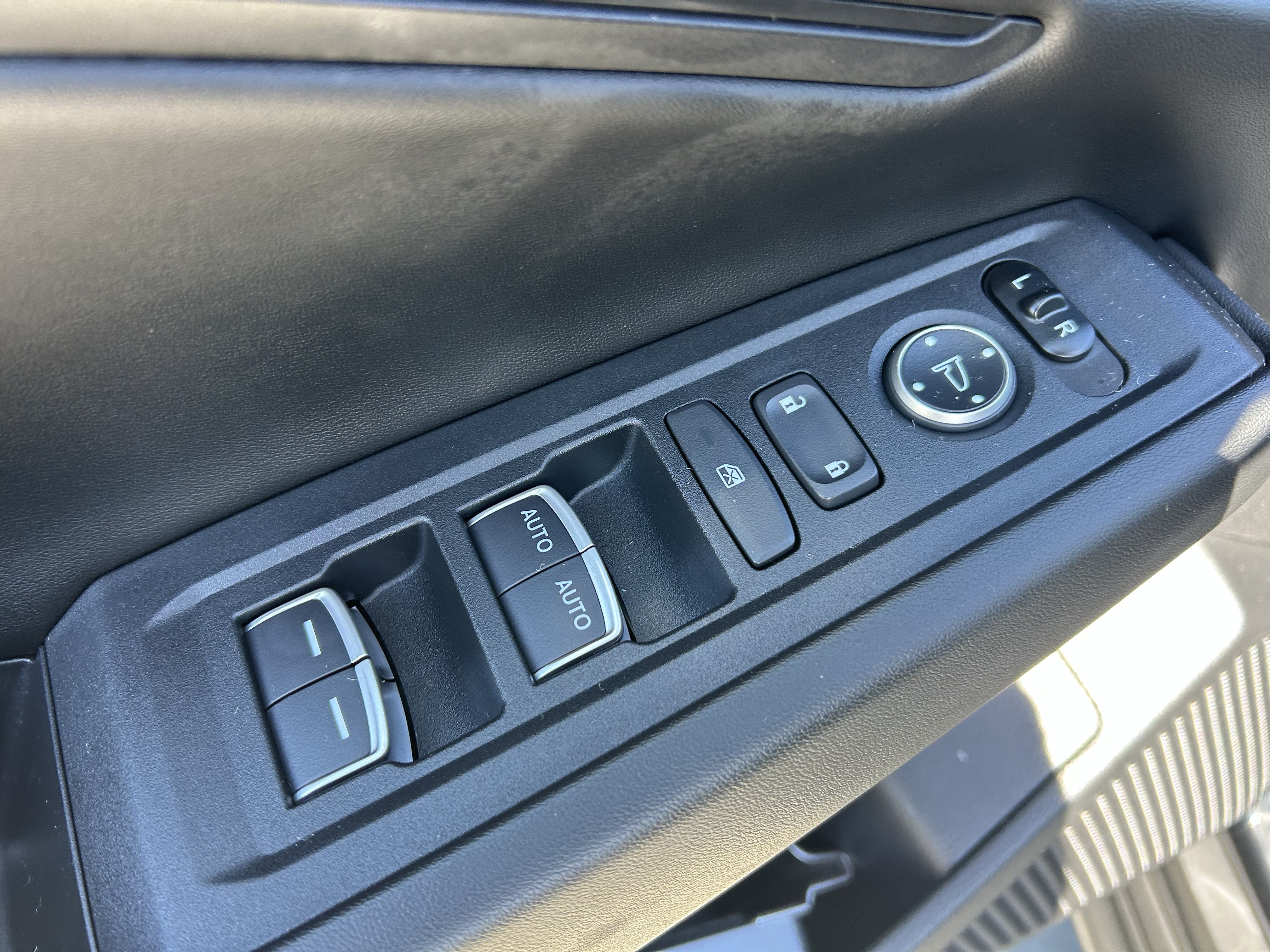Used 2025 Honda Accord SE image 17
