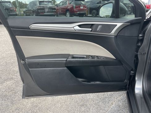 Used 2020 Ford Fusion S image 9