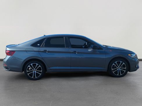 Certified 2024 Volkswagen Jetta Sport image 6