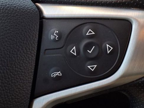 Used 2024 GMC Terrain SLE image 23