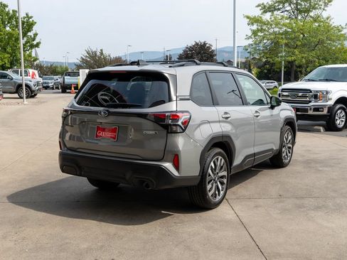 Used 2025 Subaru Forester Touring AWD/4WD image 7