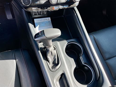 Used 2024 Dodge Durango GT image 17