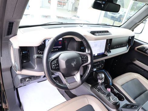 Used 2022 Ford Bronco Wildtrak AWD/4WD image 25