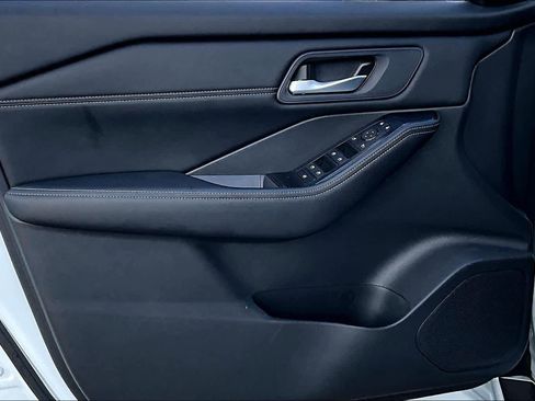 Certified 2024 Nissan Rogue SV w/ SV Premium Package FWD image 20