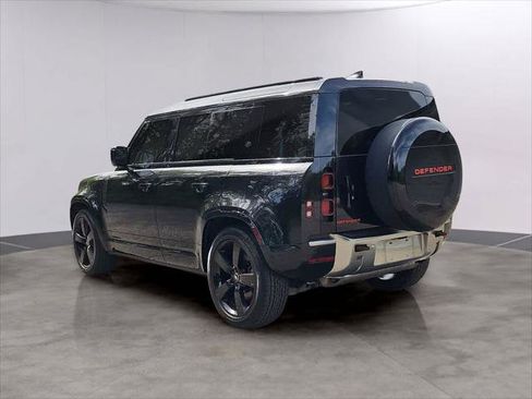 Used 2023 Land Rover Defender 110 S AWD/4WD image 4