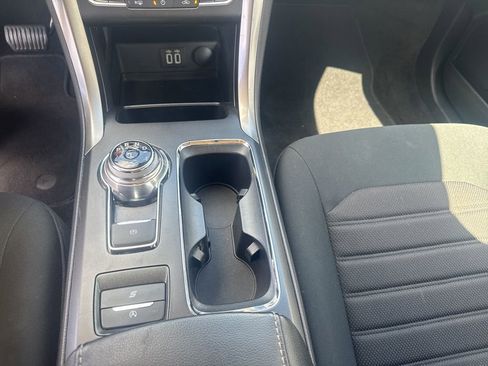 Used 2020 Ford Fusion SE image 8