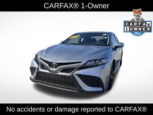 Used 2024 Toyota Camry SE image 2