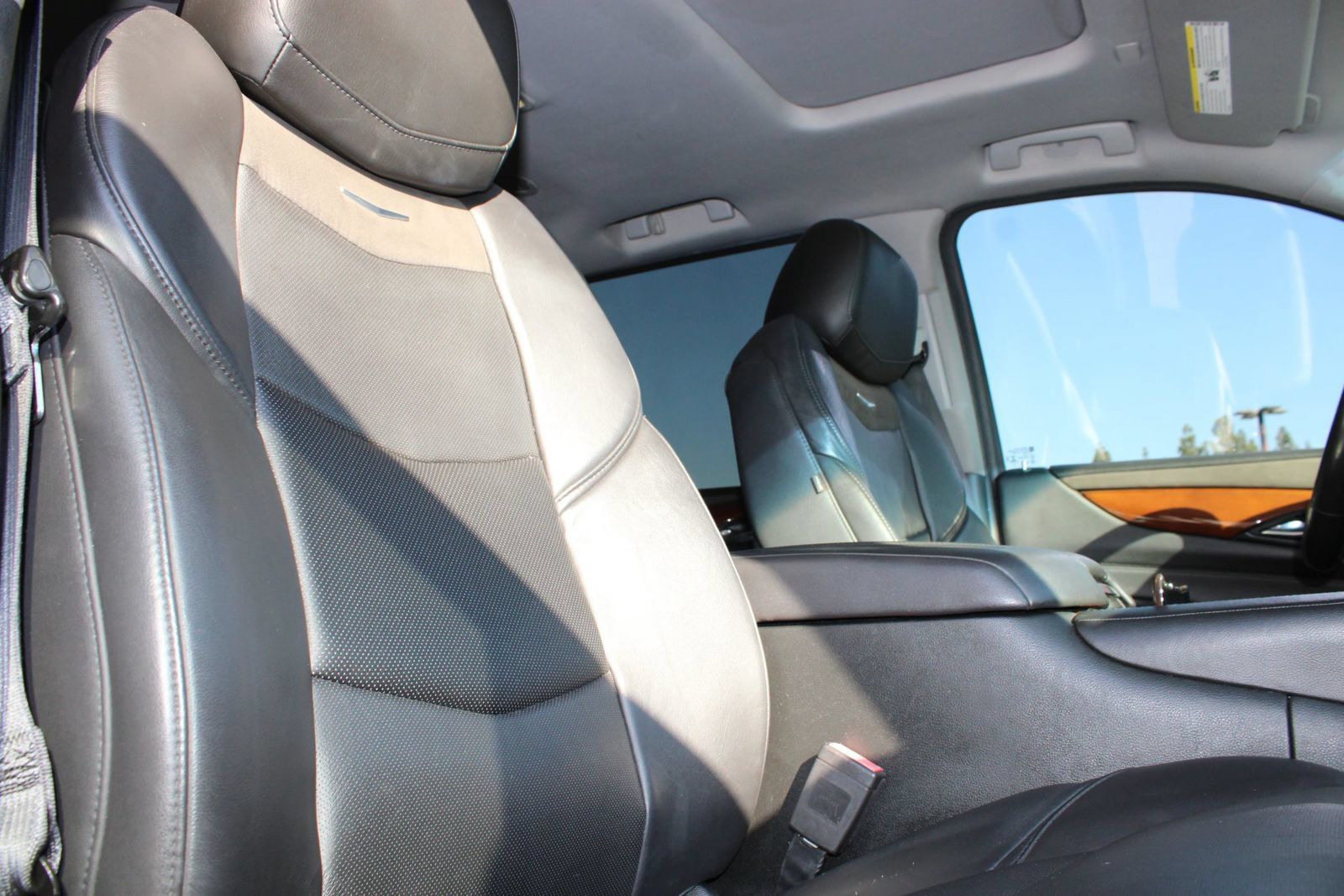 Used 2018 Cadillac Escalade ESV Luxury AWD/4WD image 20