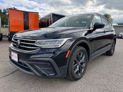 Used 2022 Volkswagen Tiguan SE AWD/4WD image 3