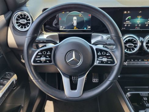 Used 2021 Mercedes-Benz GLB 250 image 22