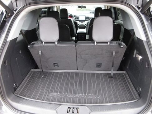 Certified 2022 Ford Explorer XLT w/ Equipment Group 202A image 28