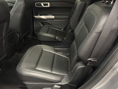 Used 2024 Ford Explorer XLT w/ Equipment Group 202A AWD/4WD image 19