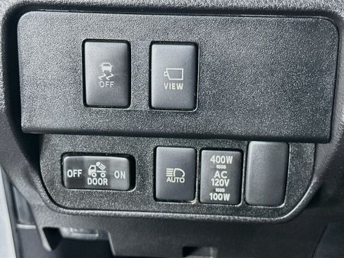 Used 2022 Toyota Tacoma Limited AWD/4WD image 17
