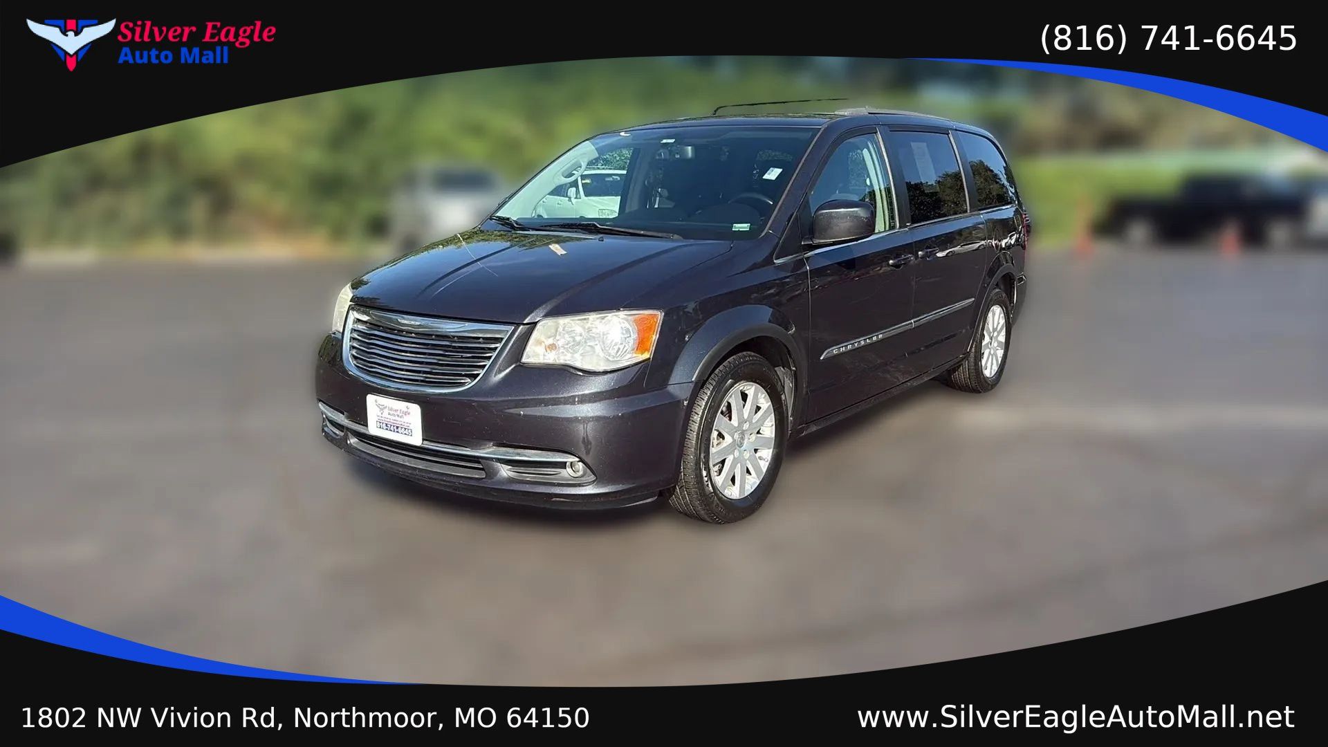Used 2014 Chrysler Town & Country Touring FWD image 1