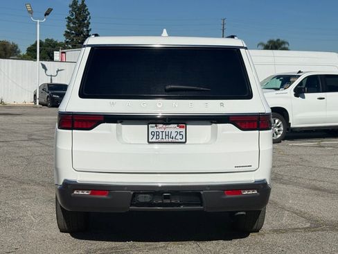 Used 2022 Jeep Wagoneer Series II w/ Rear Seat Video Group 1 image 5