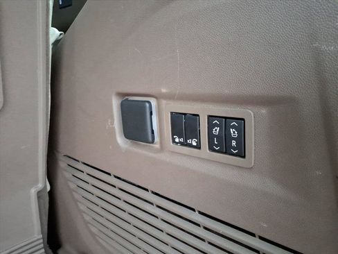 Certified 2023 GMC Yukon Denali image 5