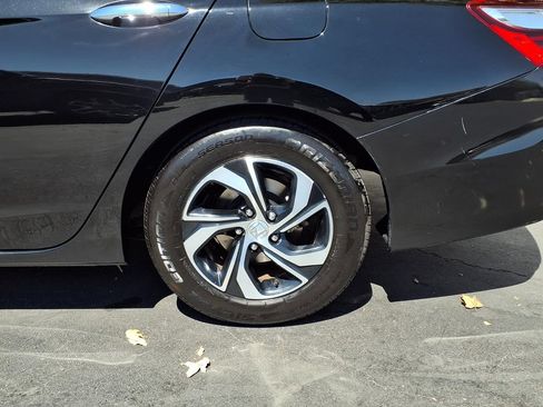 Used 2016 Honda Accord LX image 4
