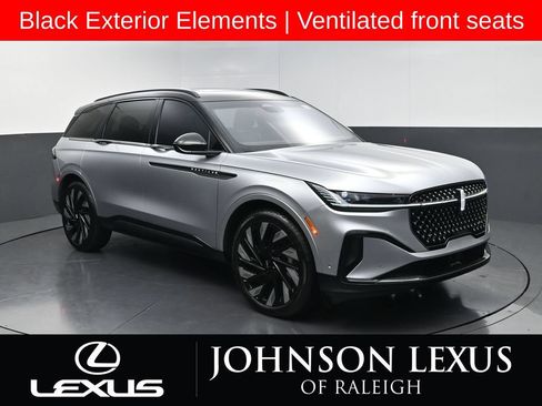 Used 2024 Lincoln Nautilus Reserve w/ Equipment Group 202A AWD/4WD image 3