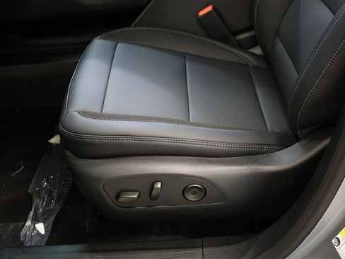 New 2026 Chevrolet Equinox EV LT image 16