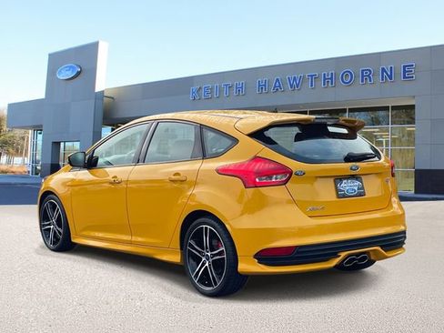 Used 2015 Ford Focus ST FWD image 4