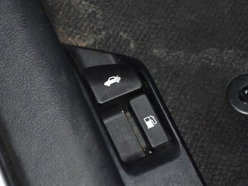 Used 2023 Toyota Corolla LE image 23