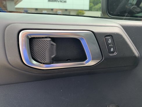 Used 2025 Ford Bronco Raptor AWD/4WD image 15