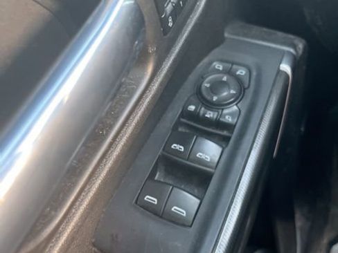 Used 2022 GMC Sierra 2500 AT4 w/ AT4 Premium Plus Package image 9