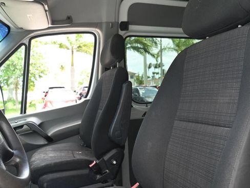 Used 2017 Mercedes-Benz Sprinter 2500 image 12