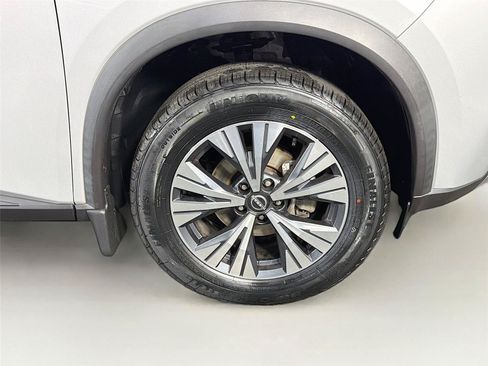 Used 2023 Nissan Rogue SV AWD/4WD image 35