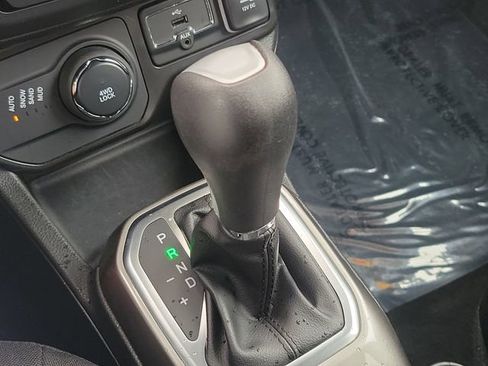 Used 2022 Jeep Renegade Latitude image 30