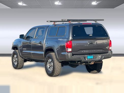 Used 2017 Toyota Tacoma TRD Pro image 3