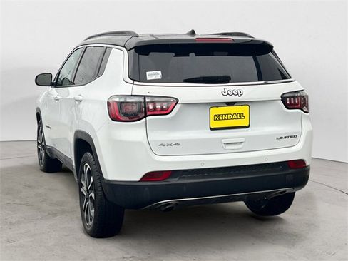 Used 2023 Jeep Compass Limited image 3