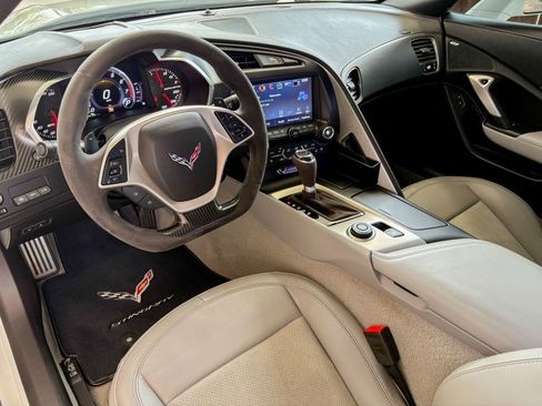 Used 2017 Chevrolet Corvette Stingray Coupe image 2